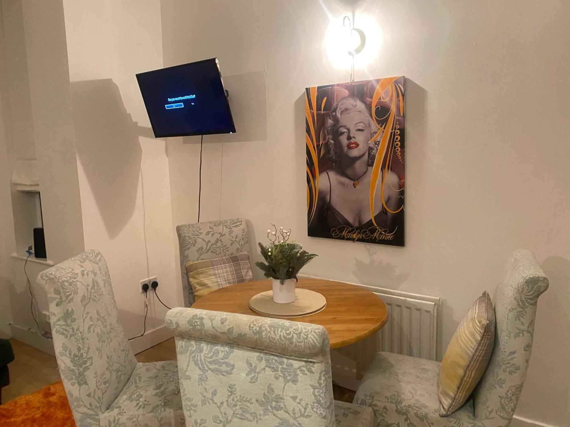 Apartment 2-bed In Near Centre *