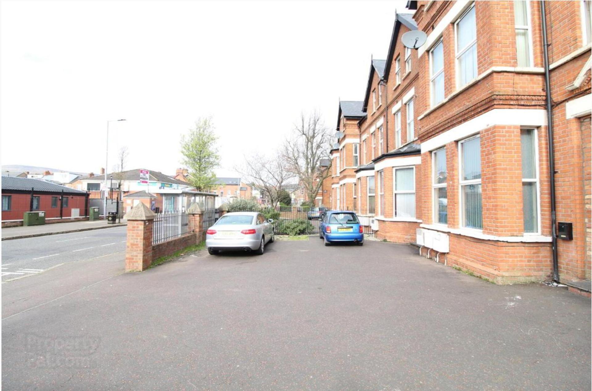Apartment 2-bed In Near Centre Belfast